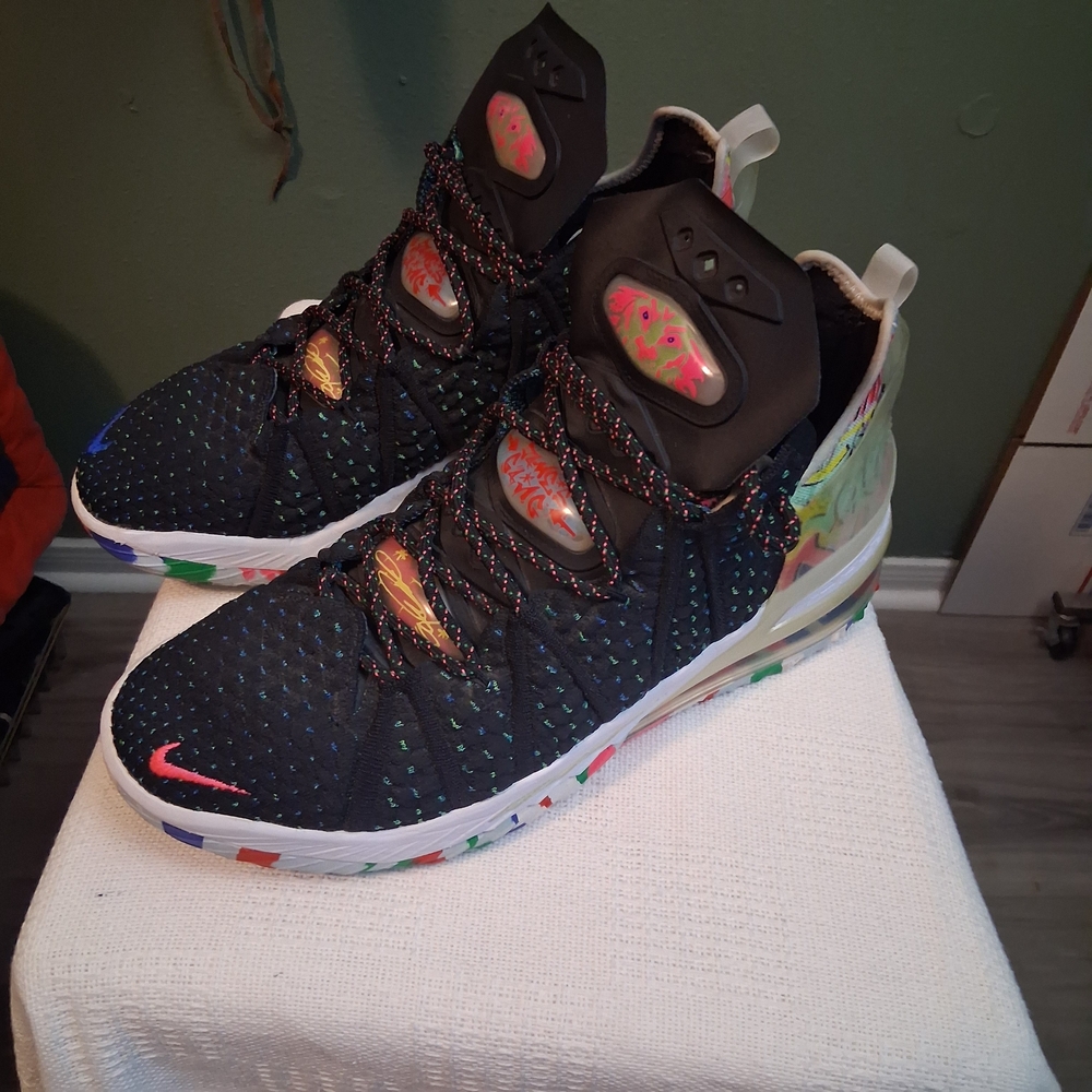 Nike Lebons 18 "Jame Gang" Super Clean Perfect Condition